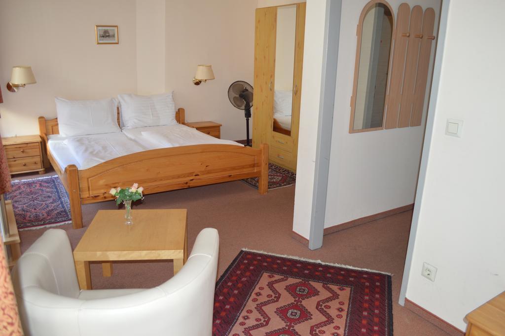 Pension Walzerstadt Wien Zimmer foto