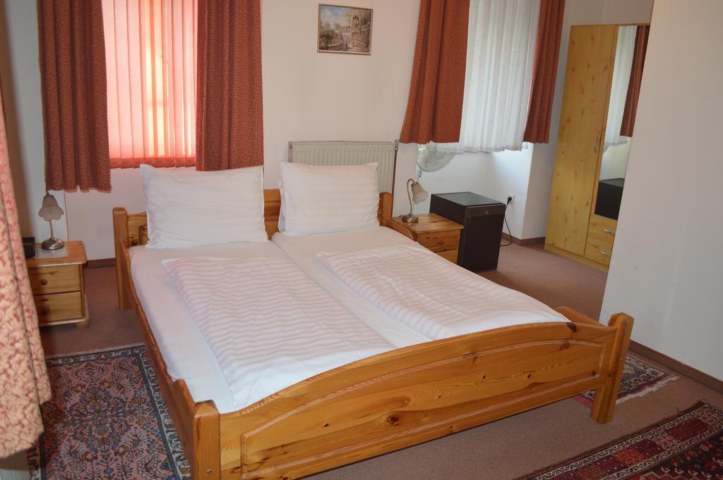 Pension Walzerstadt Wien Zimmer foto