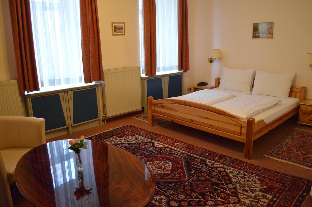 Pension Walzerstadt Wien Zimmer foto