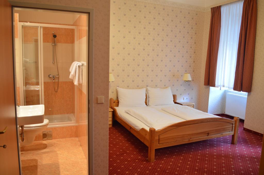 Pension Walzerstadt Wien Zimmer foto